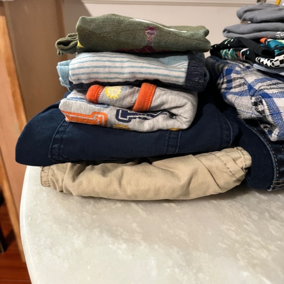 16 pieces Boys 4, 4-5,6, some 8 Lot clothes - Picture 3 of 10